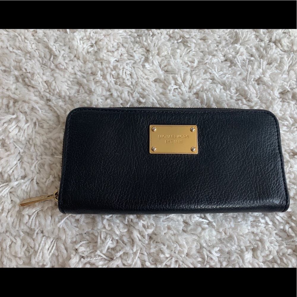 🖤beautiful black Michael Kors wallet